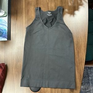 Compressive, seamless workout tank size medium